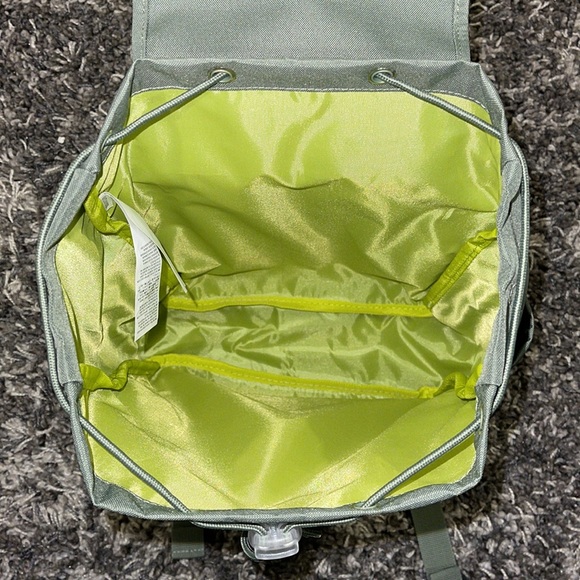 New VOLCOM Vol Stone Drawstring Bag (Backpack) in Light Army Green - Picture 8 of 15